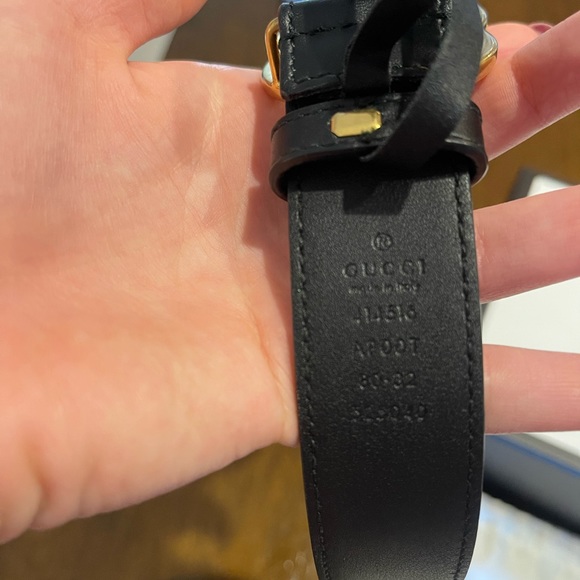 Gucci LEATHER BELT WITH DOUBLE G BUCKLE - Picture 3 of 5